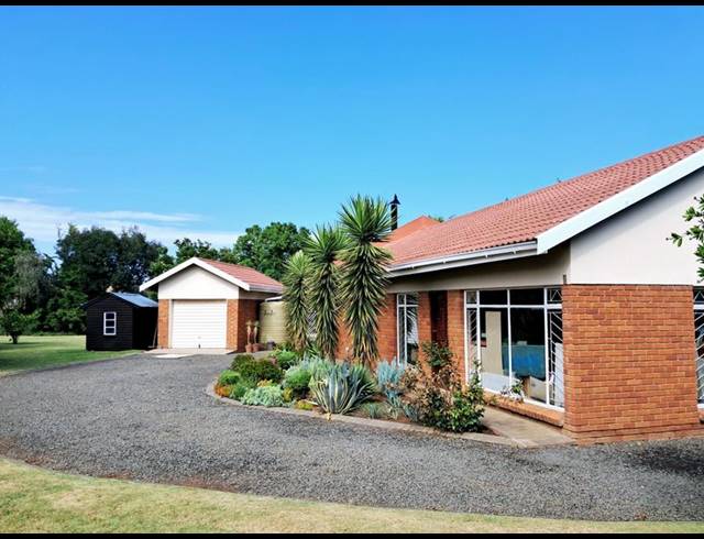 3 BEDROOM HOUSE FOR SALE IN LANGENHOVENPARK